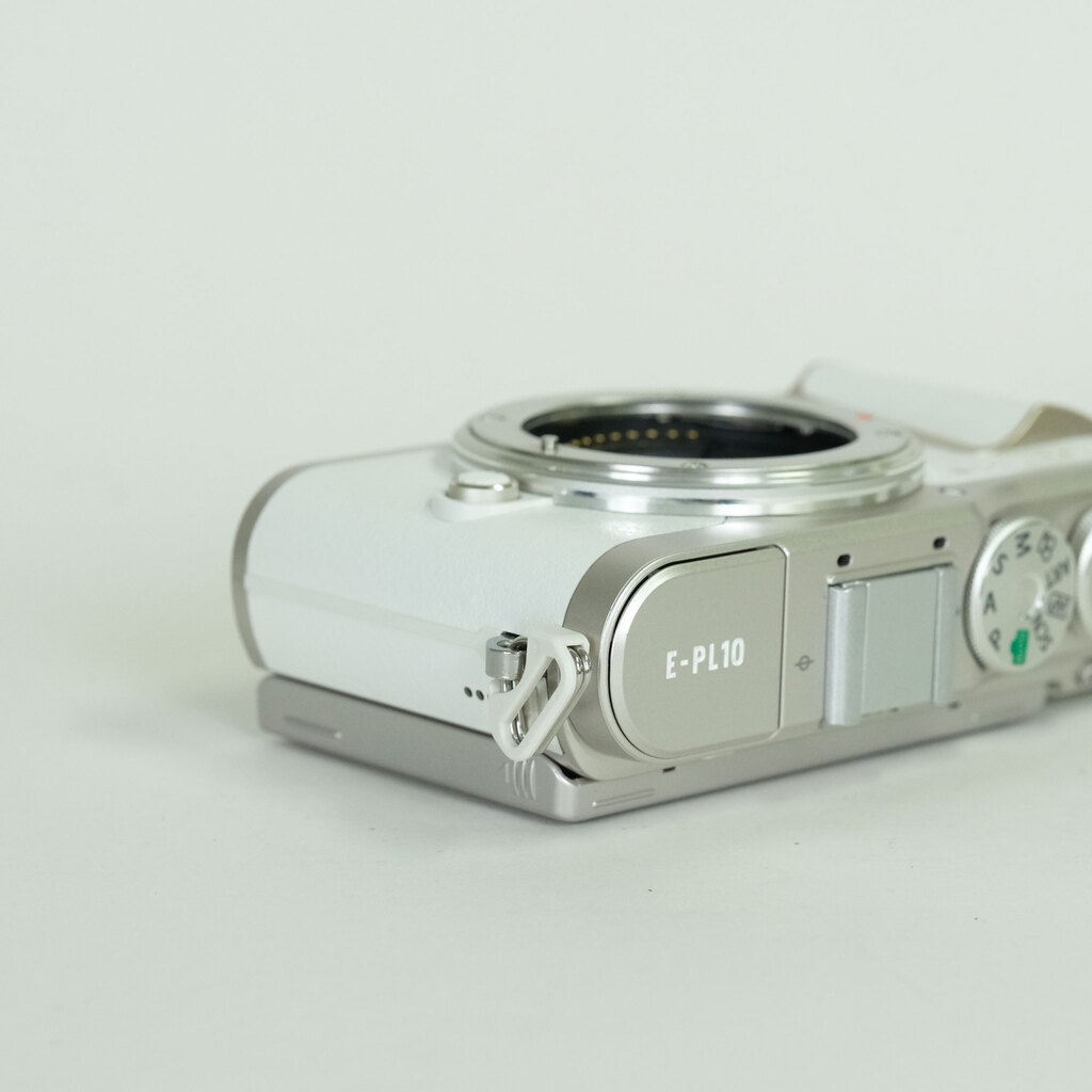 OLYMPUS PEN E-PL10