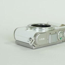 OLYMPUS PEN E-PL10