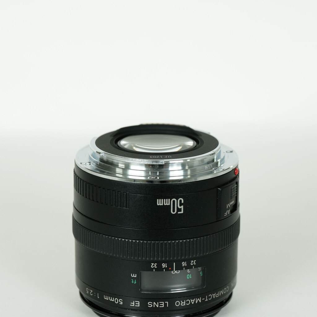 Canon EF50mm F2.5 コンパクトマクロ