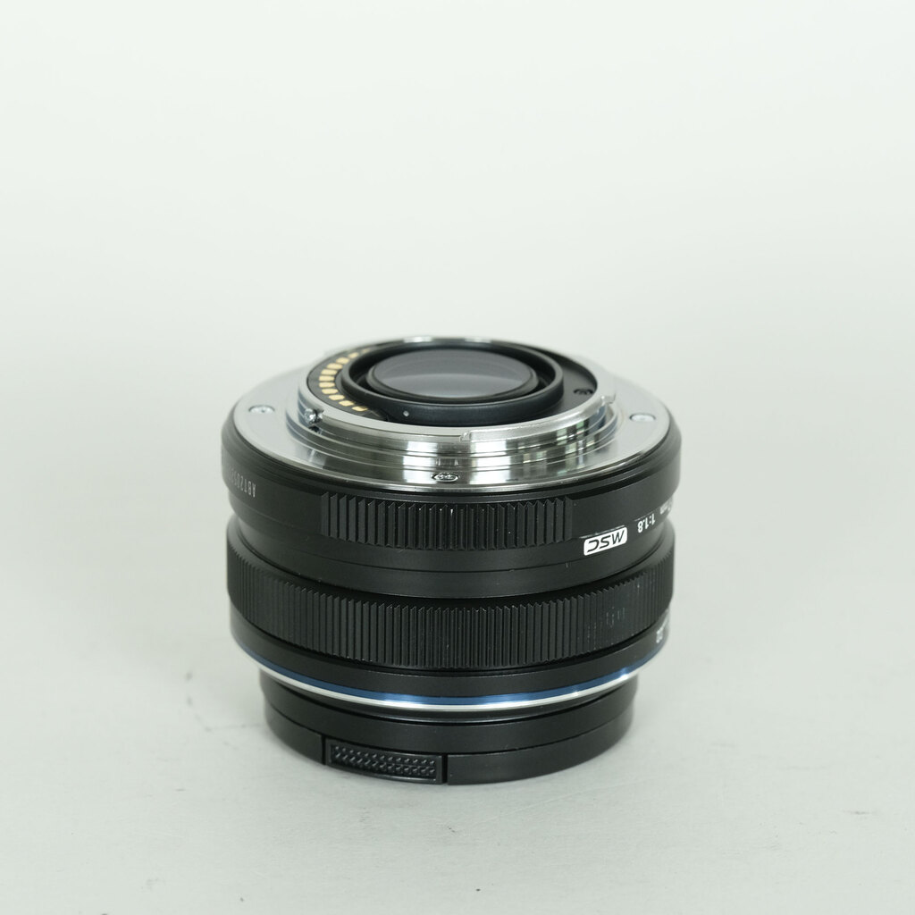 OLYMPUS M.ZUIKO DIGITAL 17mm F1.8