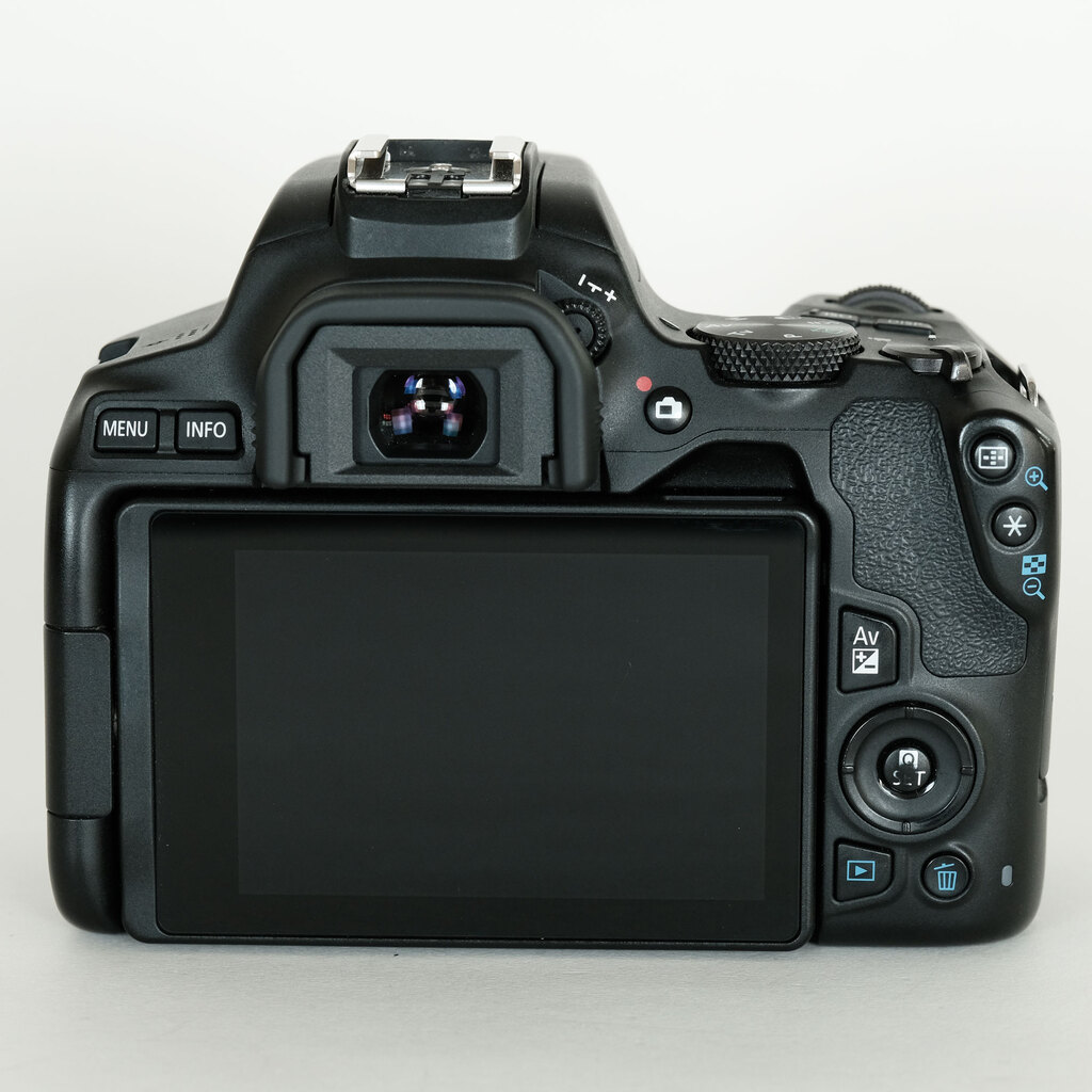 Canon EOS Kiss X10