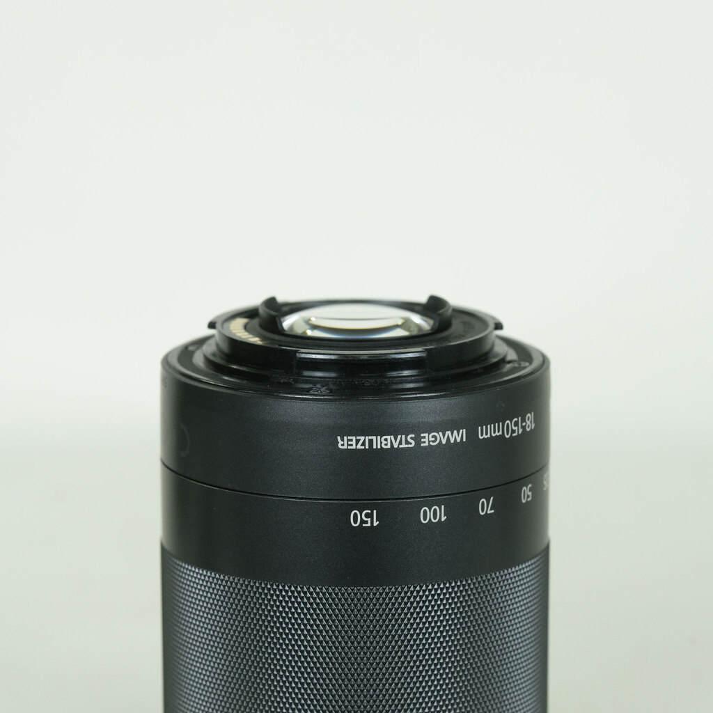 Canon EF-M18-150mm F3.5-6.3 IS STM Canon EF-M18-150mm F3.5-6.3 IS STM