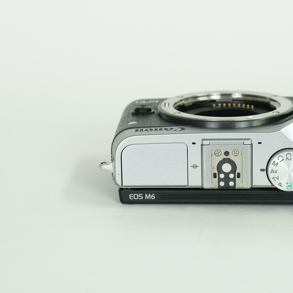 Canon EOS M6 Canon EOS M6
