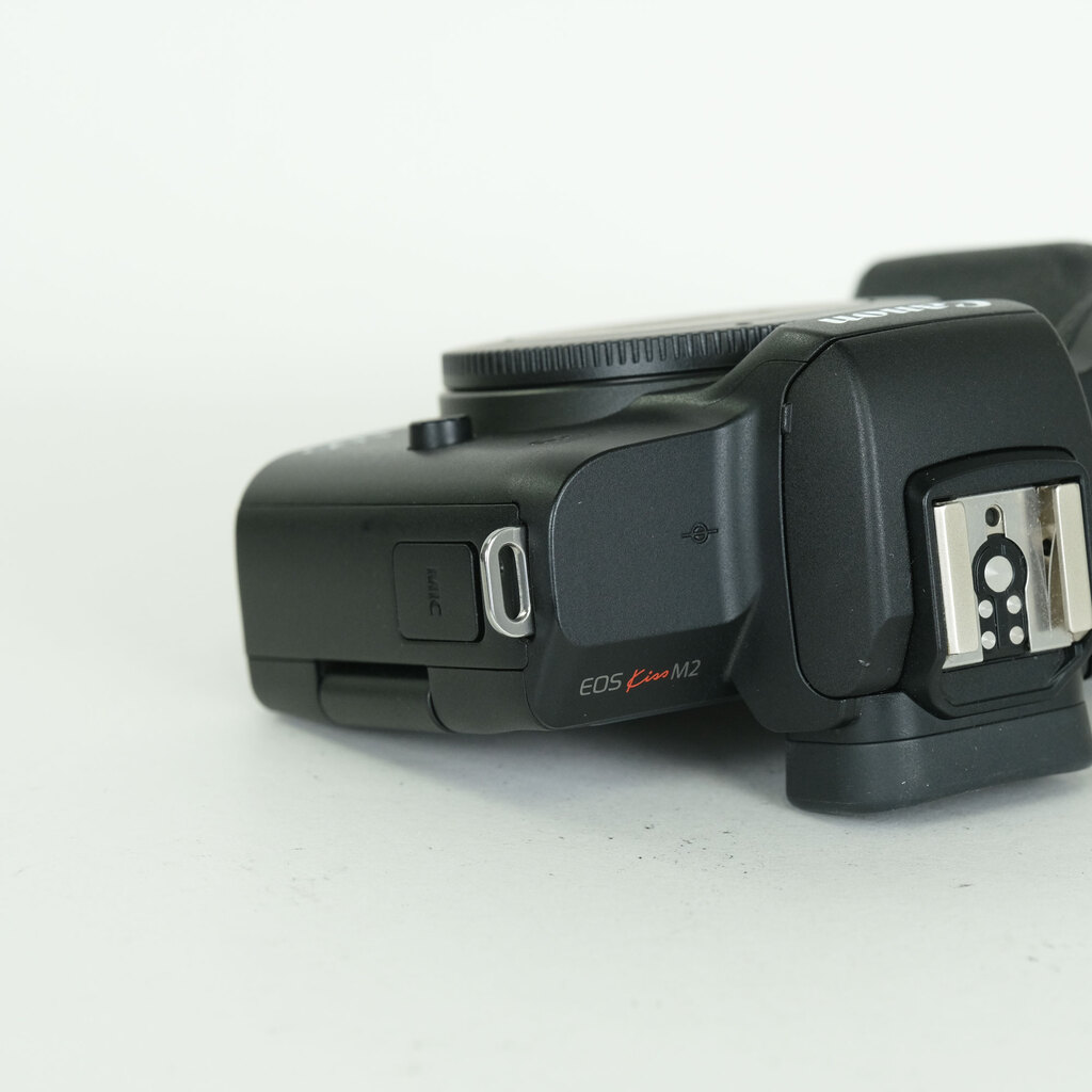 Canon EOS Kiss M2
