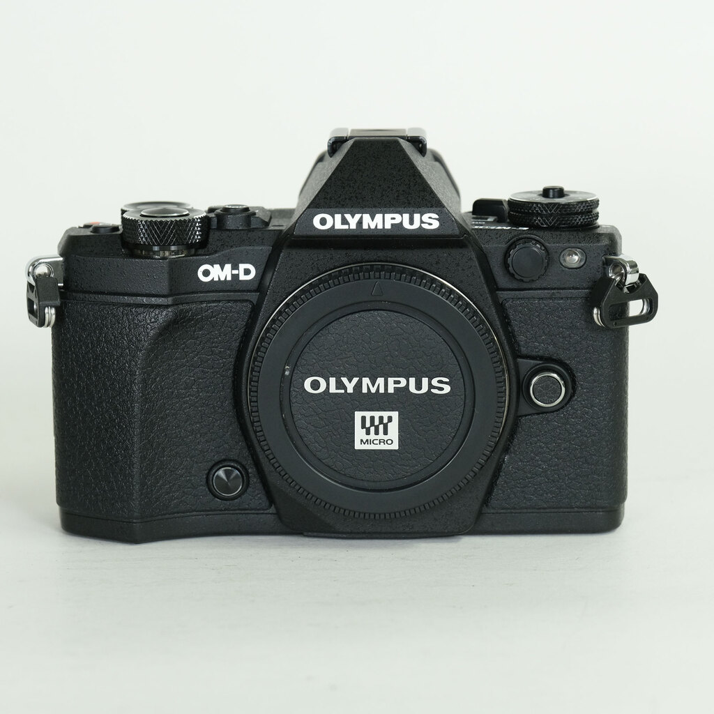 OLYMPUS OM-D E-M5 Mark II OLYMPUS OM-D E-M5 Mark II
