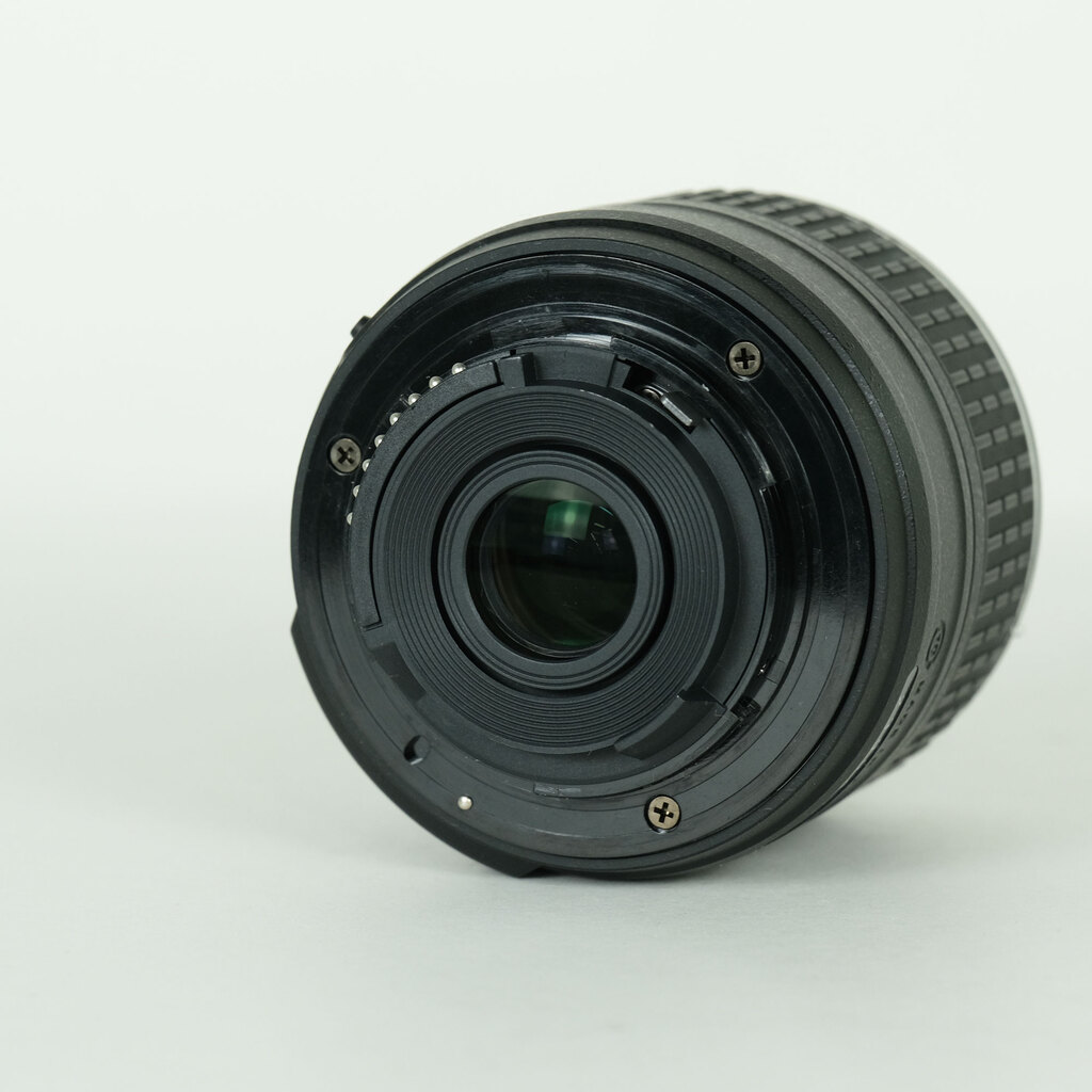 Nikon AF-S DX NIKKOR 18-55mm f3.5-5.6G VR IIの出品 | ONE SCENE