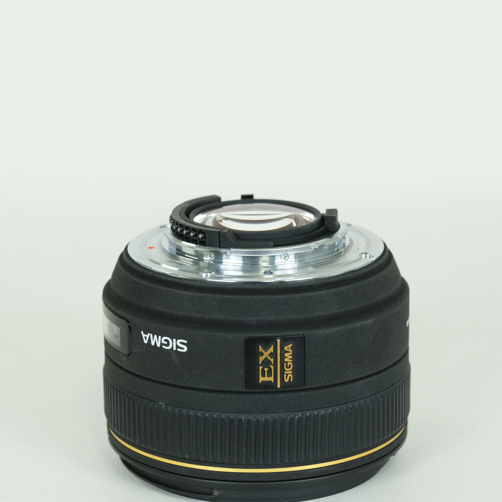 SIGMA 30mm F1.4EX DC HSM (ニコンF用)