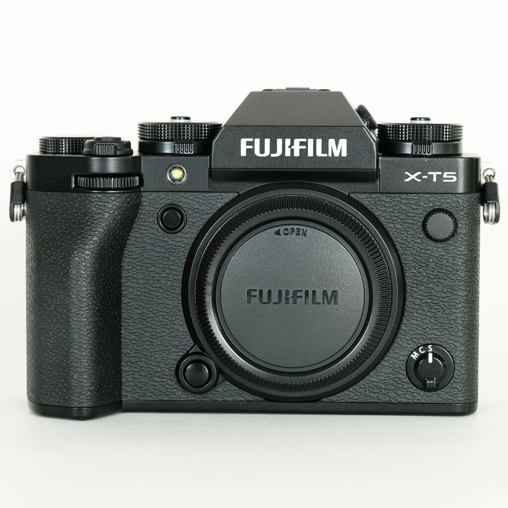 FUJIFILM X-T5