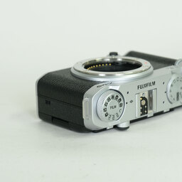 FUJIFILM X-M5