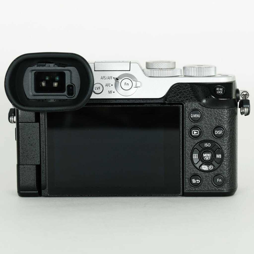 Panasonic LUMIX DMC-GX8 ボディ シルバー