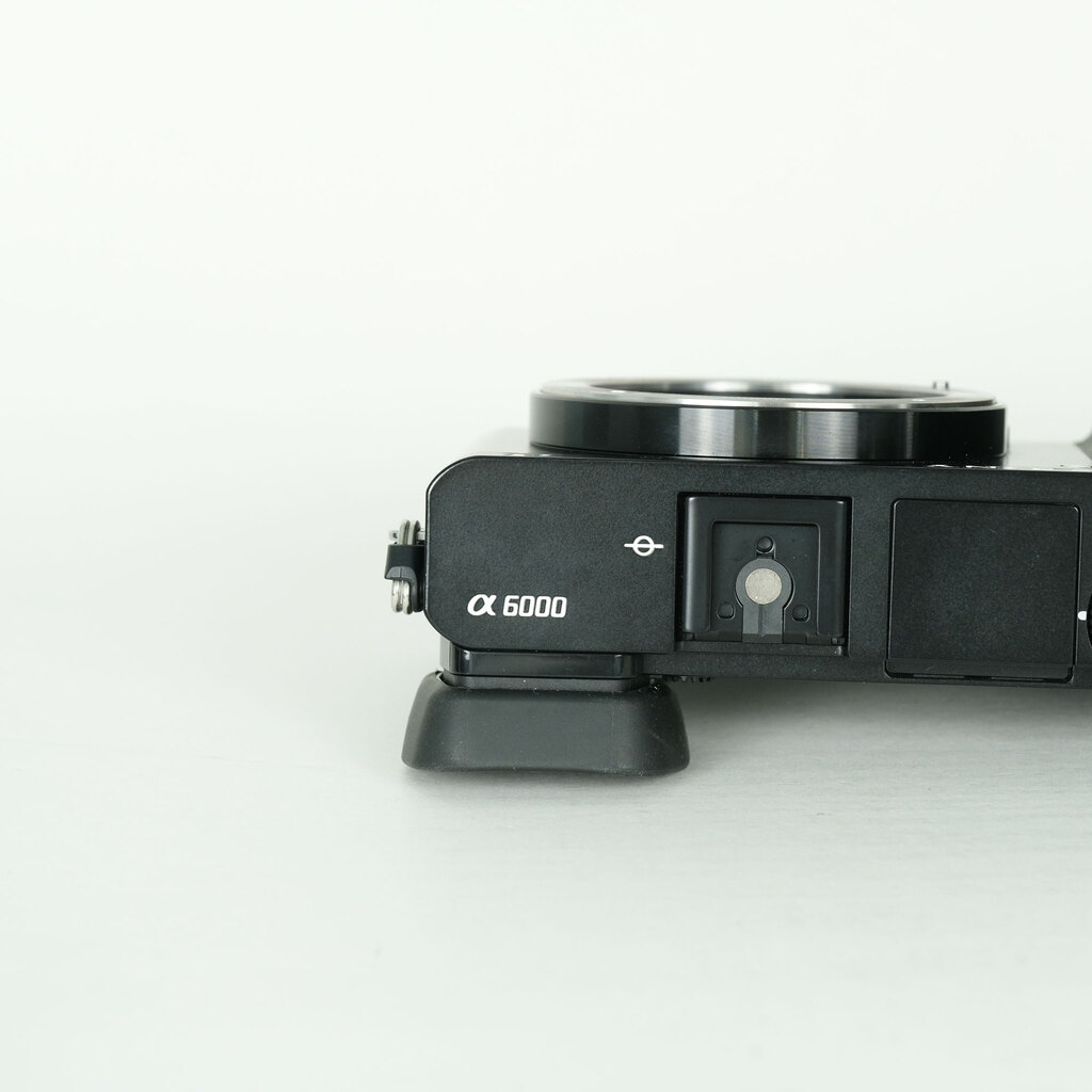 SONY α6000（ILCE-6000）の出品 | ONE SCENE（ワンシーン）