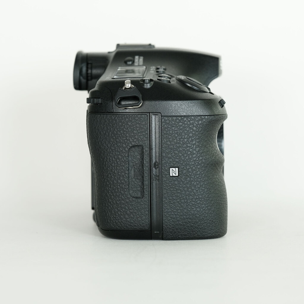 SONY α99II（ILCA-99M2）