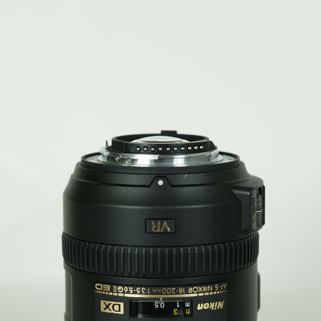 Nikon AF-S DX NIKKOR 18-200mm F3.5-5.6G ED VR II