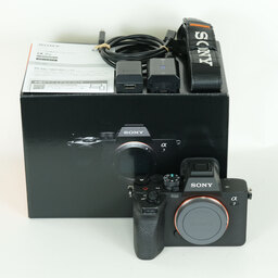 SONY α7 IV(ILCE-7M4) SONY α7 IV(ILCE-7M4)