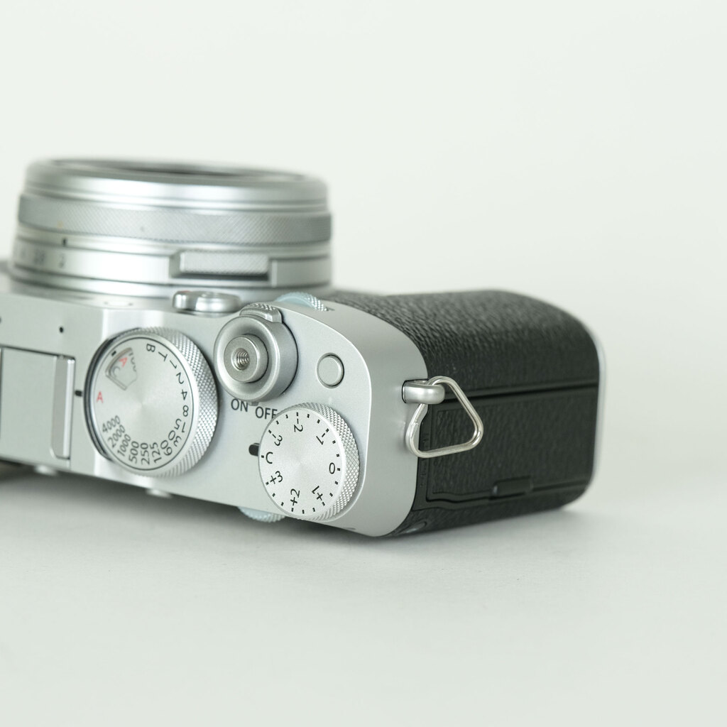 FUJIFILM X100V シルバーの出品 | ONE SCENE（ワンシーン）