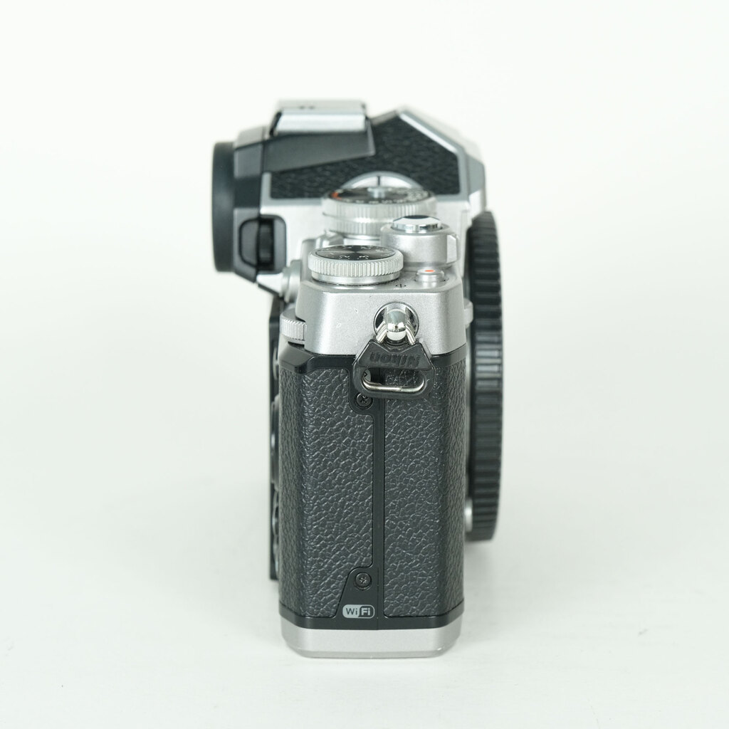 Nikon Z fc [�{�f�B �V���o�[]