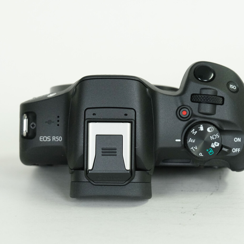 Canon EOS R50