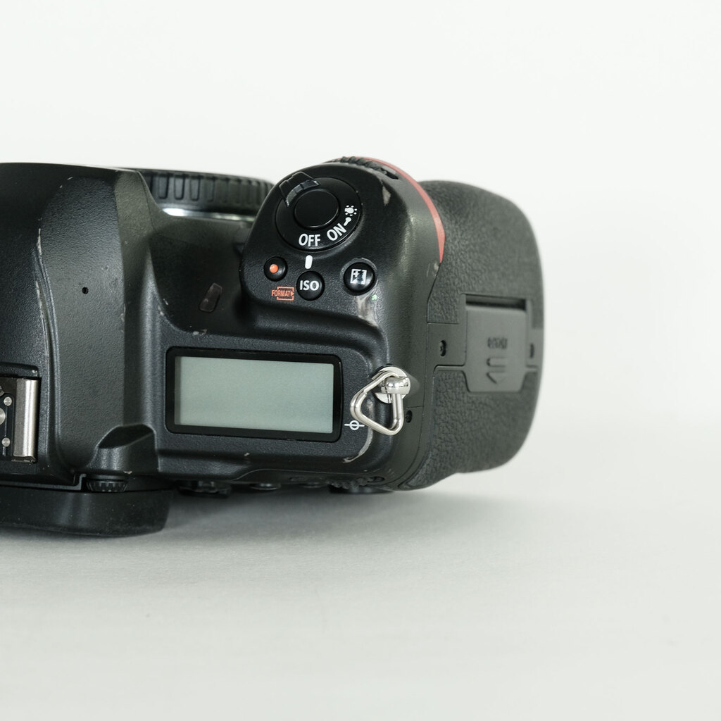 Nikon D780