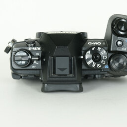 OLYMPUS OM-D E-M1 Mark II