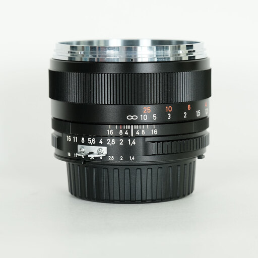 Carl Zeiss Planar T* 50mm F1.4 ZF [ニコンF用]