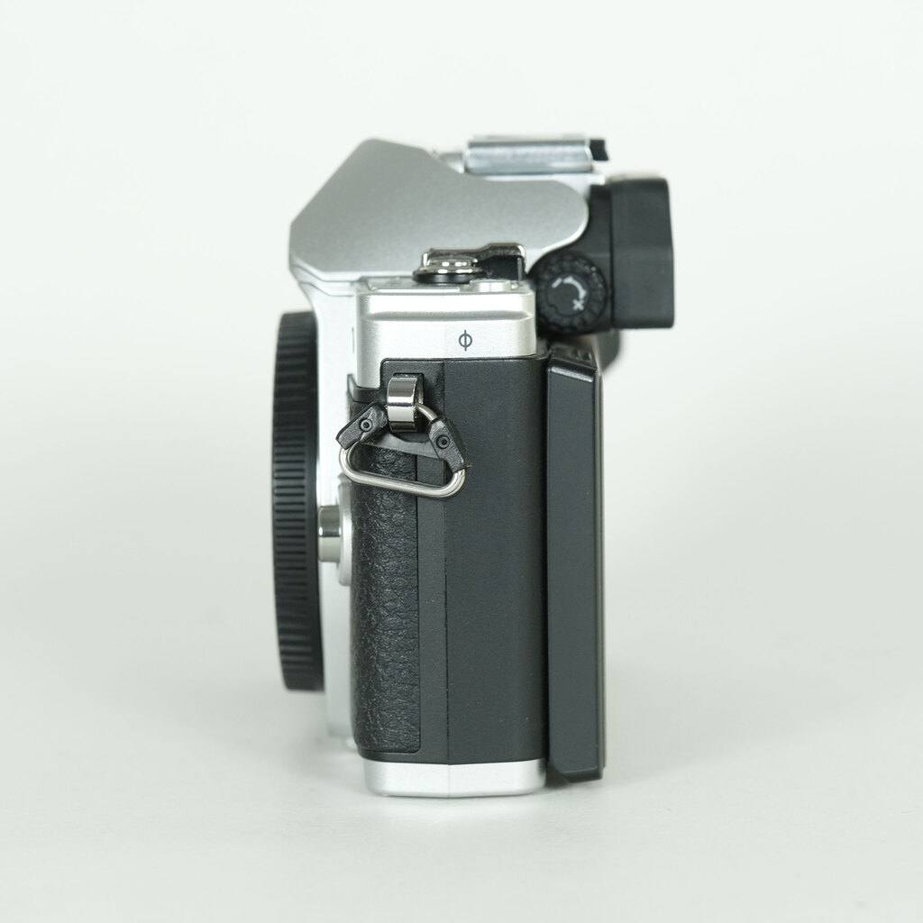 OLYMPUS OM-D E-M10 Mark III