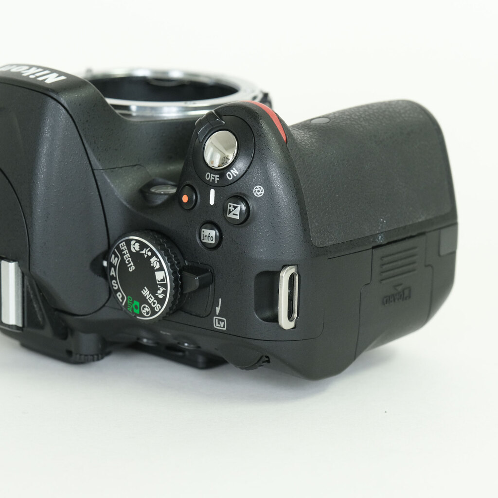 Nikon D5100 ボディ