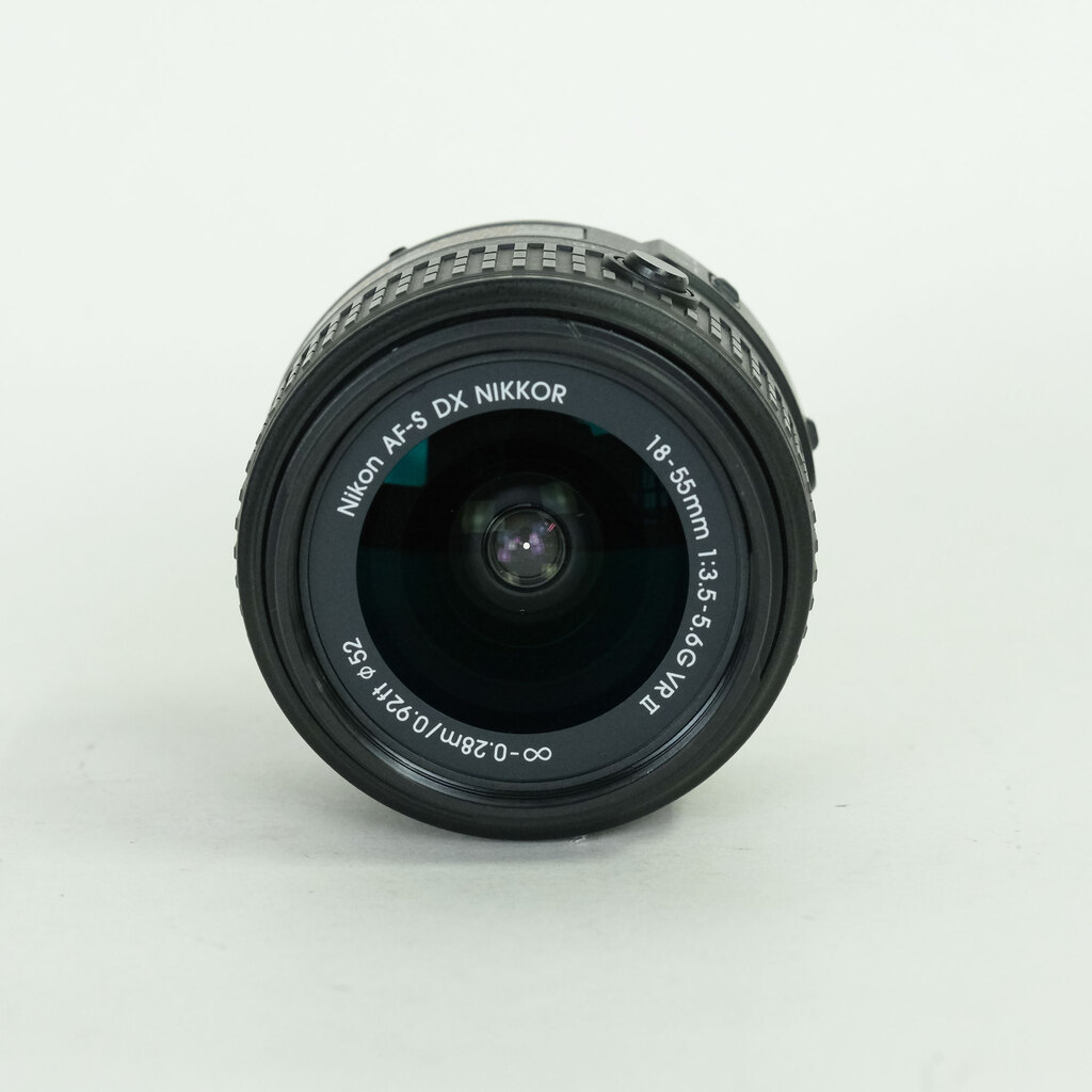 Nikon AF-S DX NIKKOR 18-55mm f3.5-5.6G VR II Nikon AF-S DX NIKKOR 18-55mm f3.5-5.6G VR II