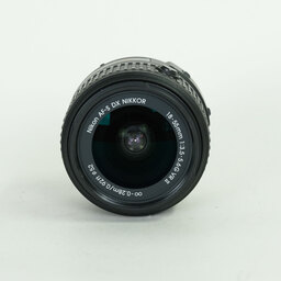 Nikon AF-S DX NIKKOR 18-55mm f3.5-5.6G VR II Nikon AF-S DX NIKKOR 18-55mm f3.5-5.6G VR II