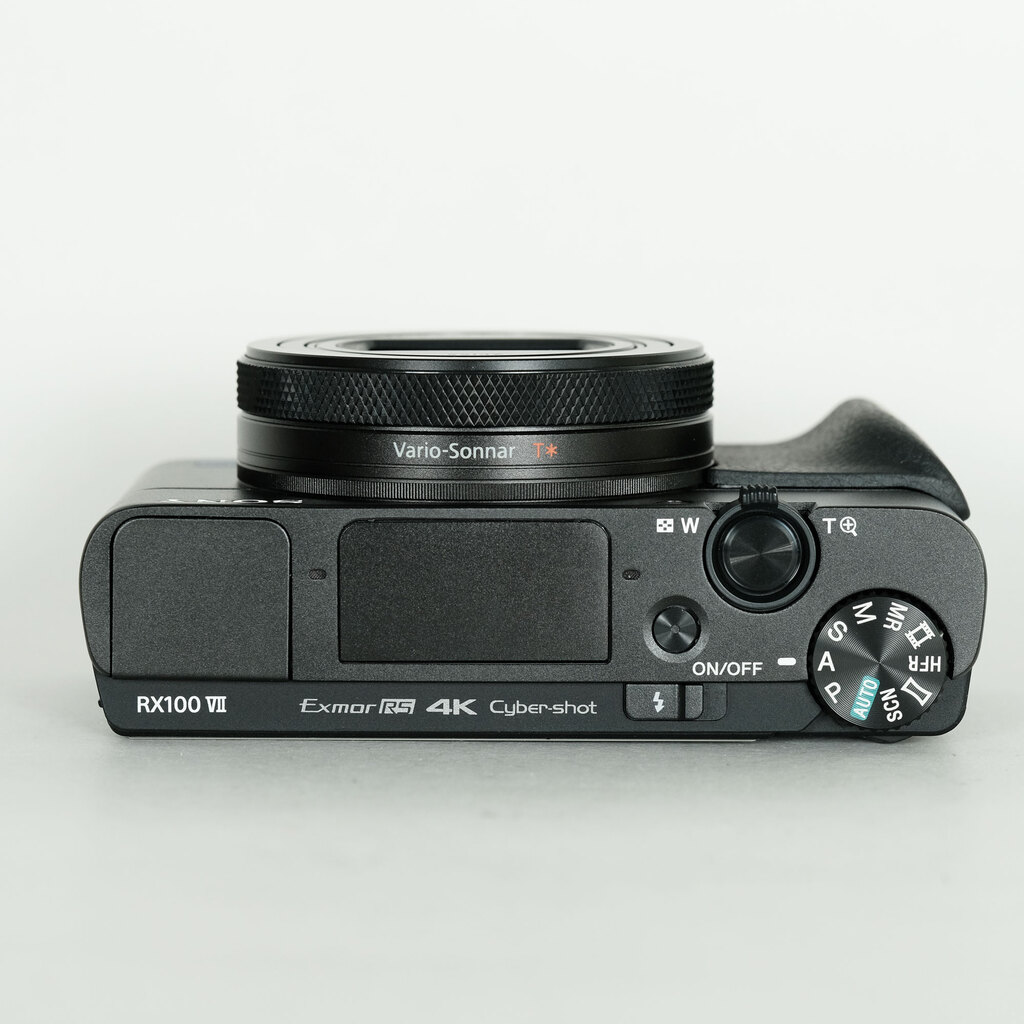 SONY Cyber-shot DSC-RX100M7