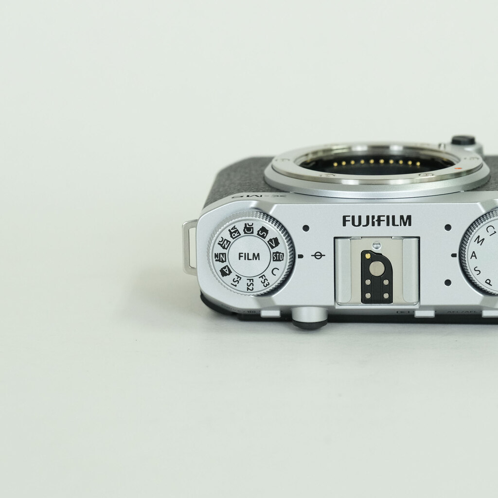 FUJIFILM X-M5