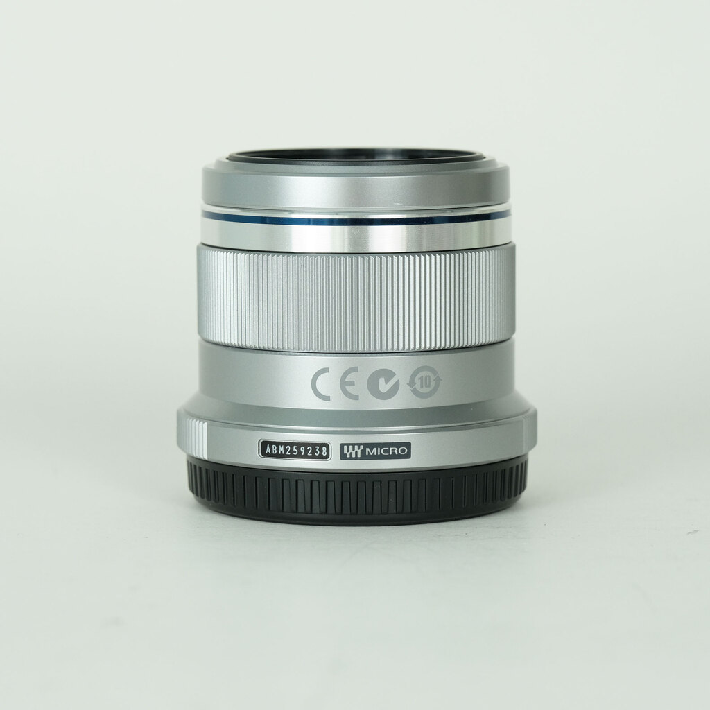 OLYMPUS M.ZUIKO DIGITAL 45mm F1.8の出品 | ONE SCENE（ワンシーン）