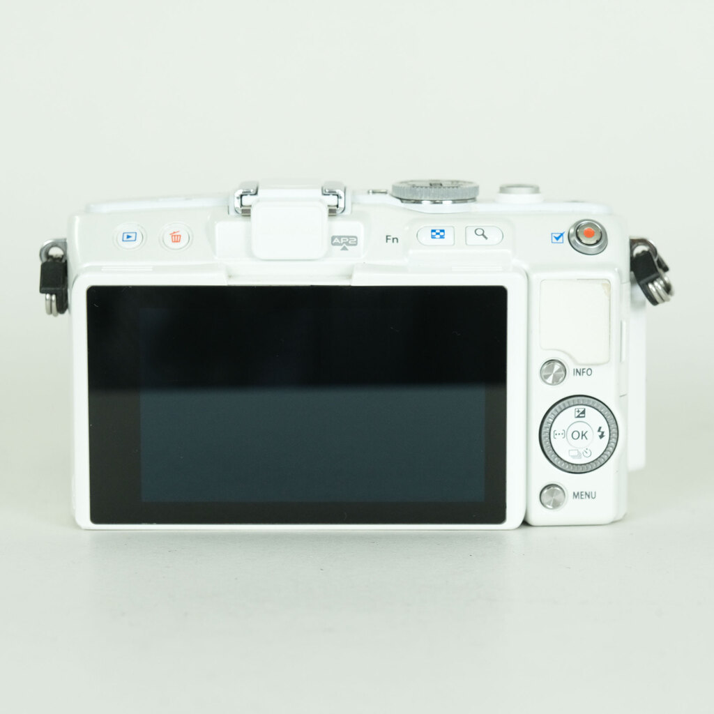 OLYMPUS PEN Lite E-PL6 ボディ ホワイト