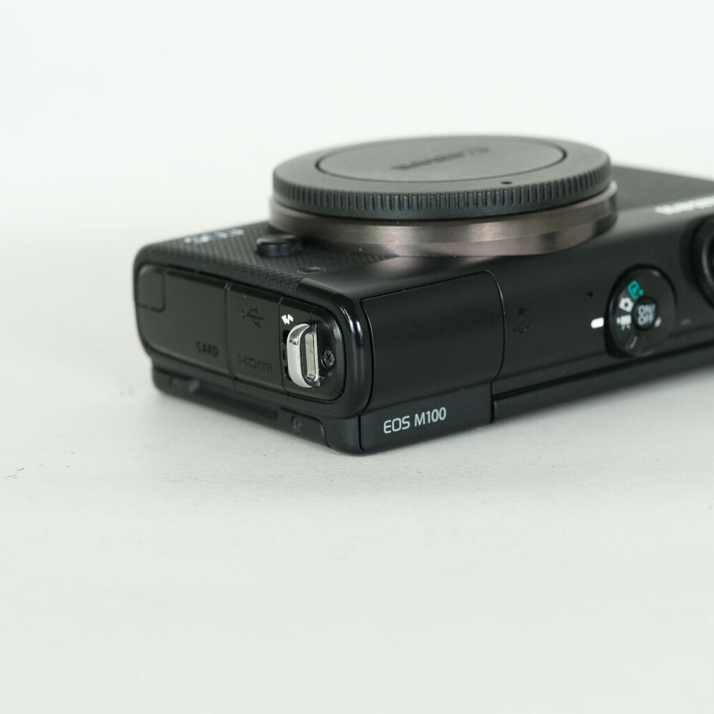 Canon EOS M100