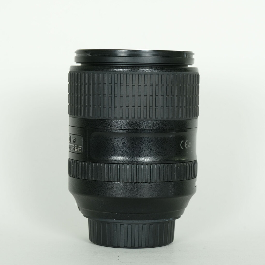 Nikon AF-S DX NIKKOR 18-300mm f/3.5-6.3G ED VR Nikon AF-S DX NIKKOR 18-300mm f/3.5-6.3G ED VR