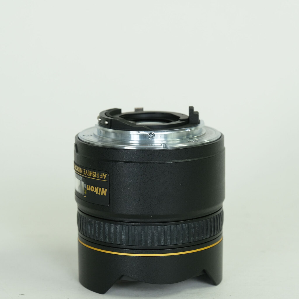 Nikon AF DX Fisheye-Nikkor 10.5mm F2.8G ED Nikon AF DX Fisheye-Nikkor 10.5mm F2.8G ED