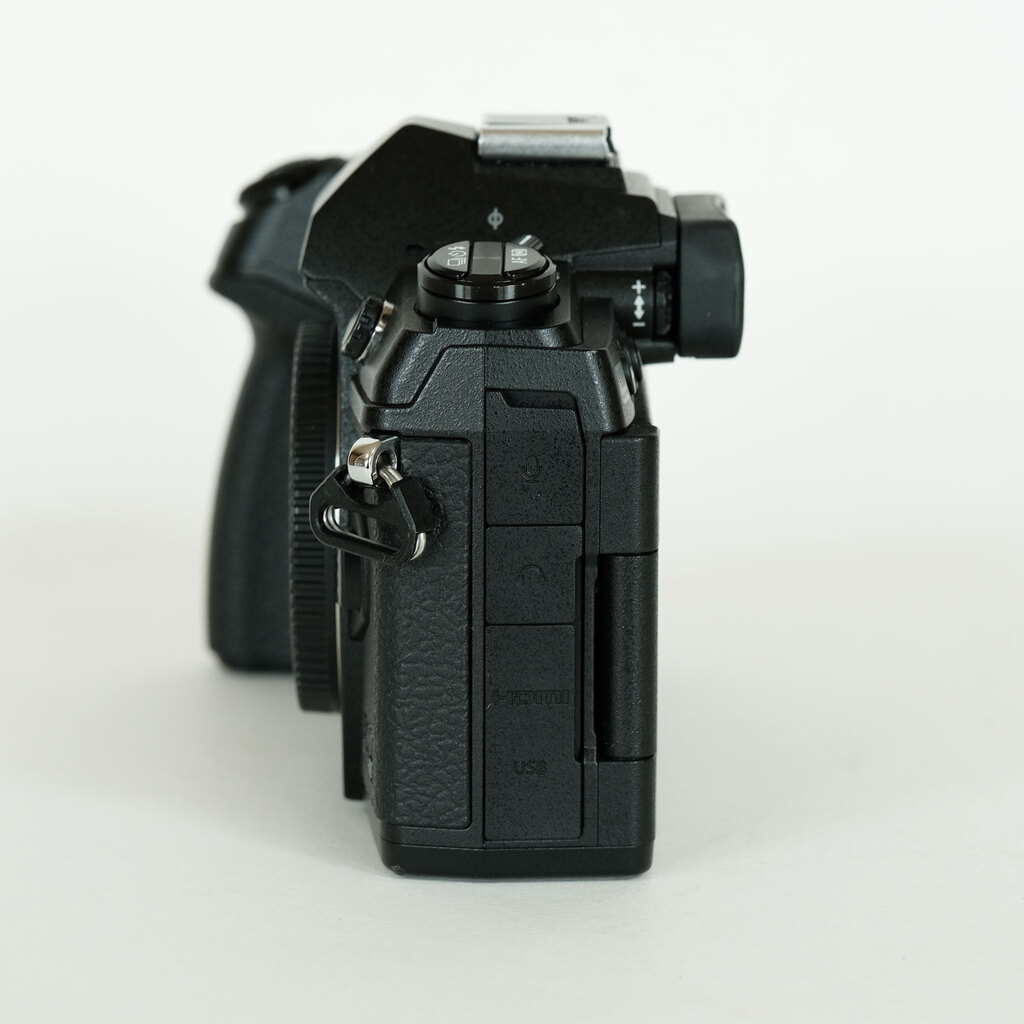 OLYMPUS OM-D E-M1 Mark III