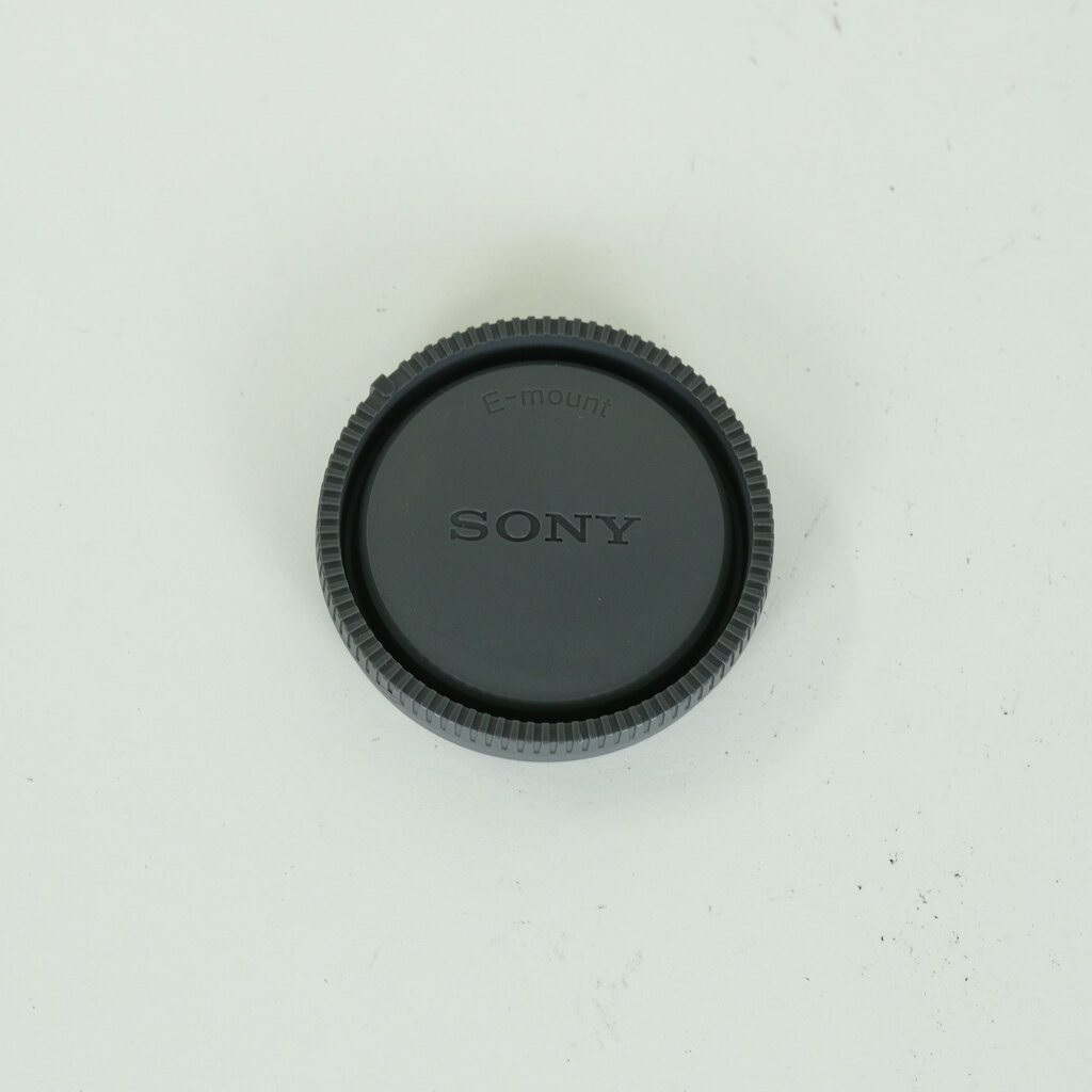 SONY FE 24-240mm F3.5-6.3 OSS SEL24240