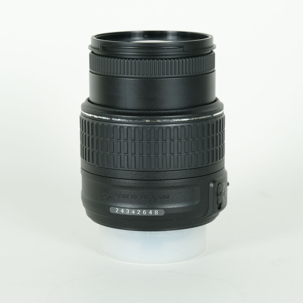 Nikon AF-S DX NIKKOR 18-55mm f3.5-5.6G VR II Nikon AF-S DX NIKKOR 18-55mm f3.5-5.6G VR II
