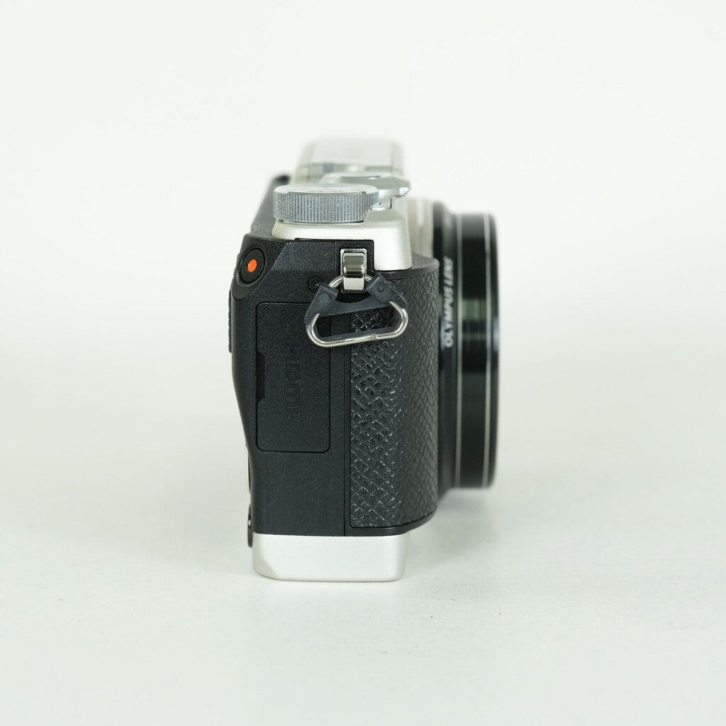 OLYMPUS STYLUS SH-2 シルバー