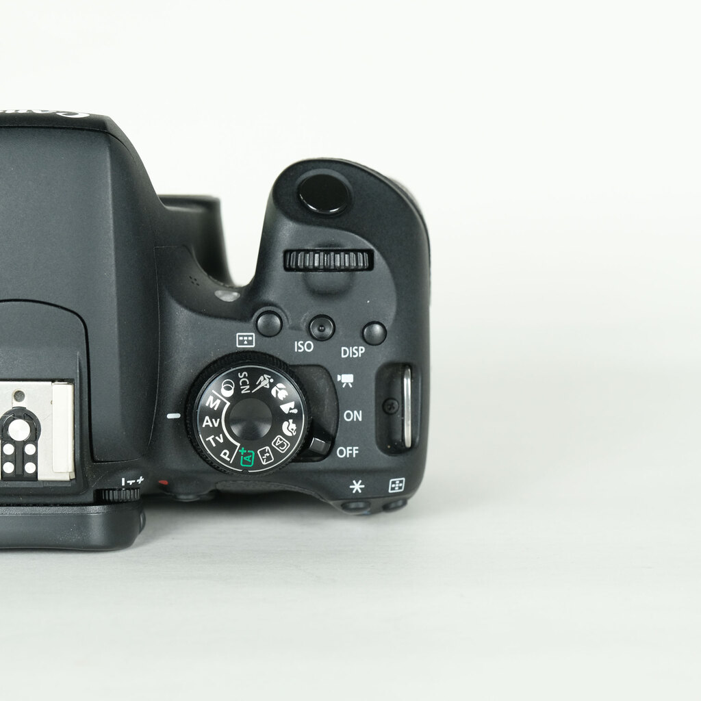 Canon EOS Kiss X9i