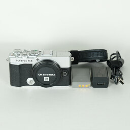 OLYMPUS PEN E-P7