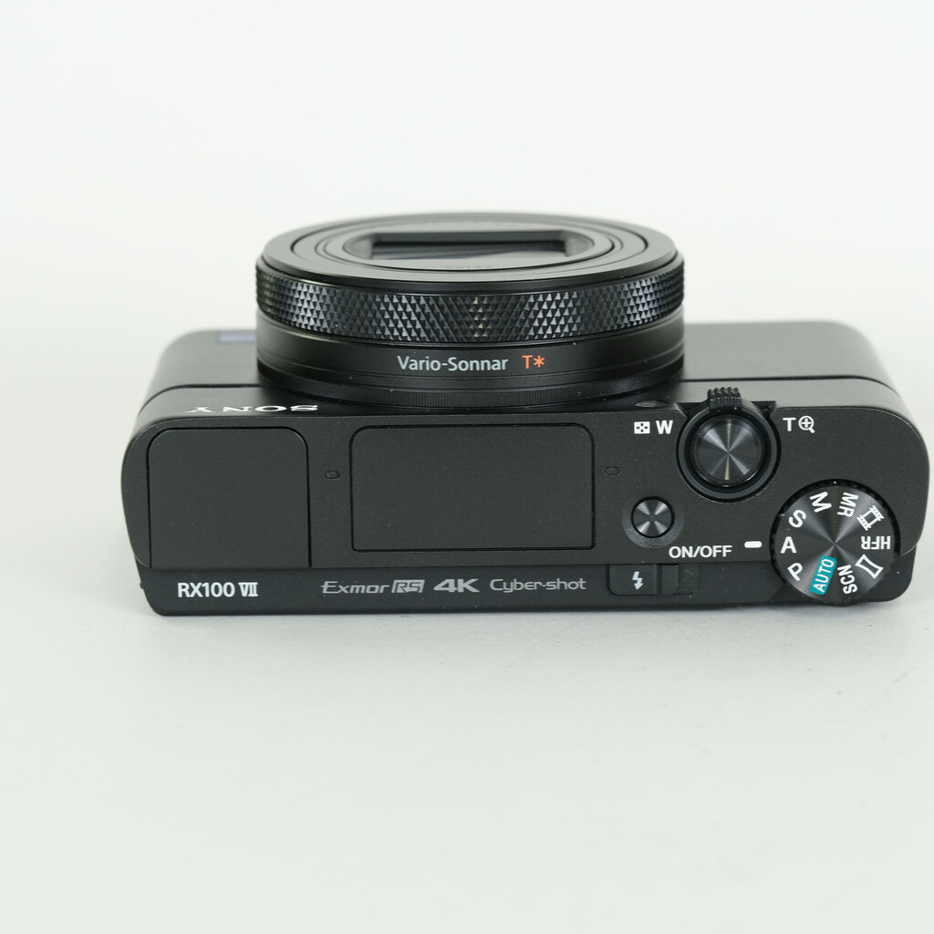 SONY Cyber-shot DSC-RX100M7