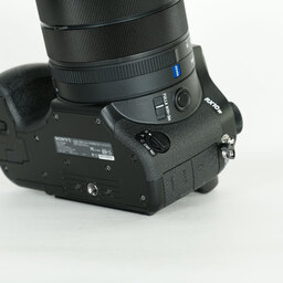 SONY Cyber-shot DSC-RX10M4