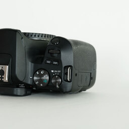 Canon EOS Kiss X10