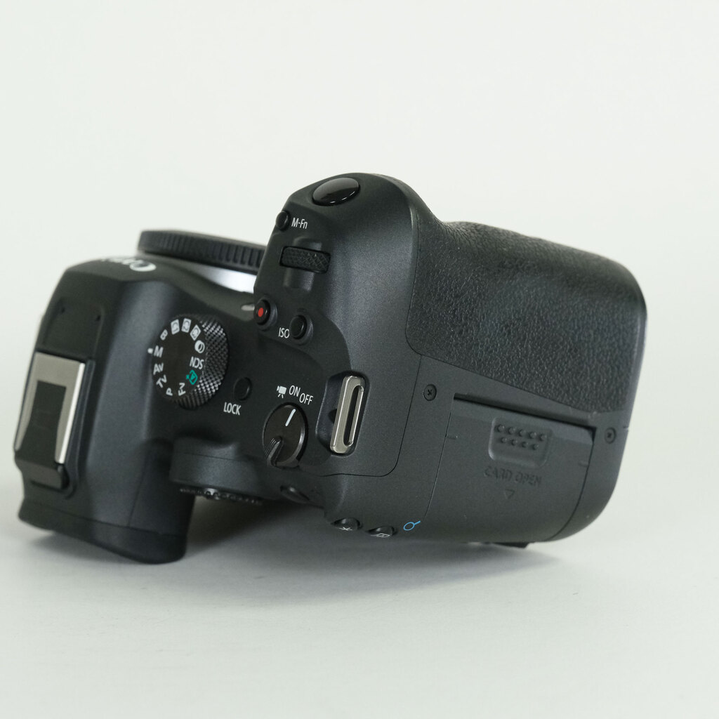 Canon EOS R7 Canon EOS R7