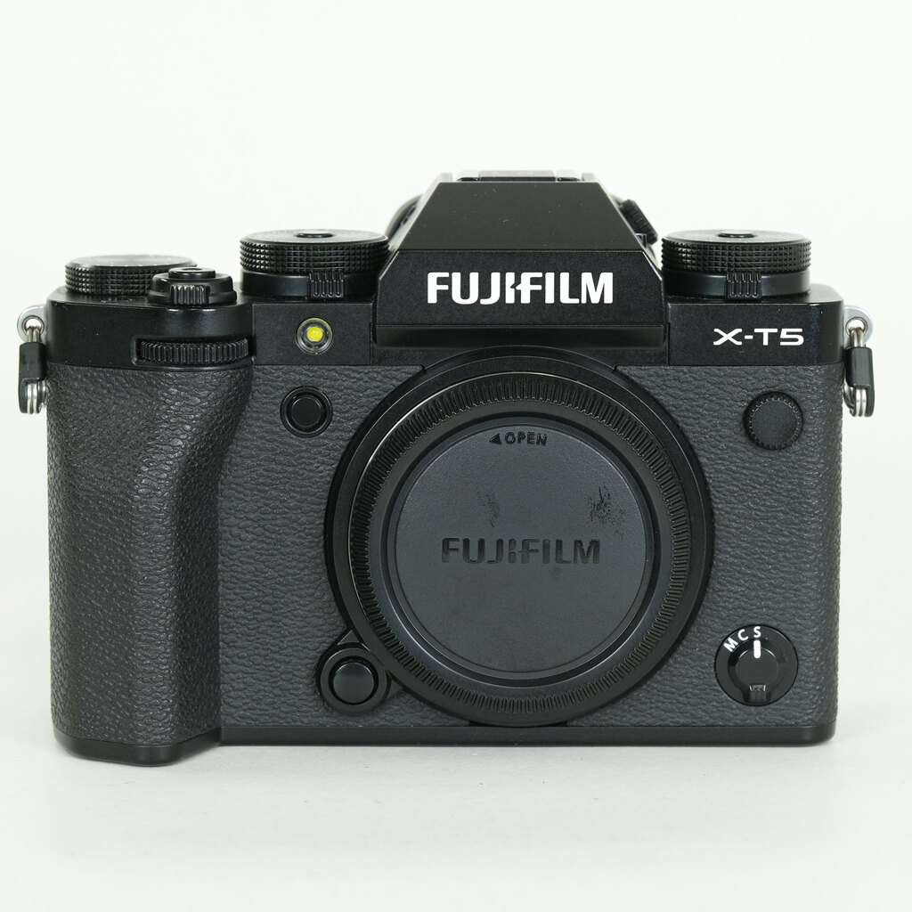 FUJIFILM X-T5