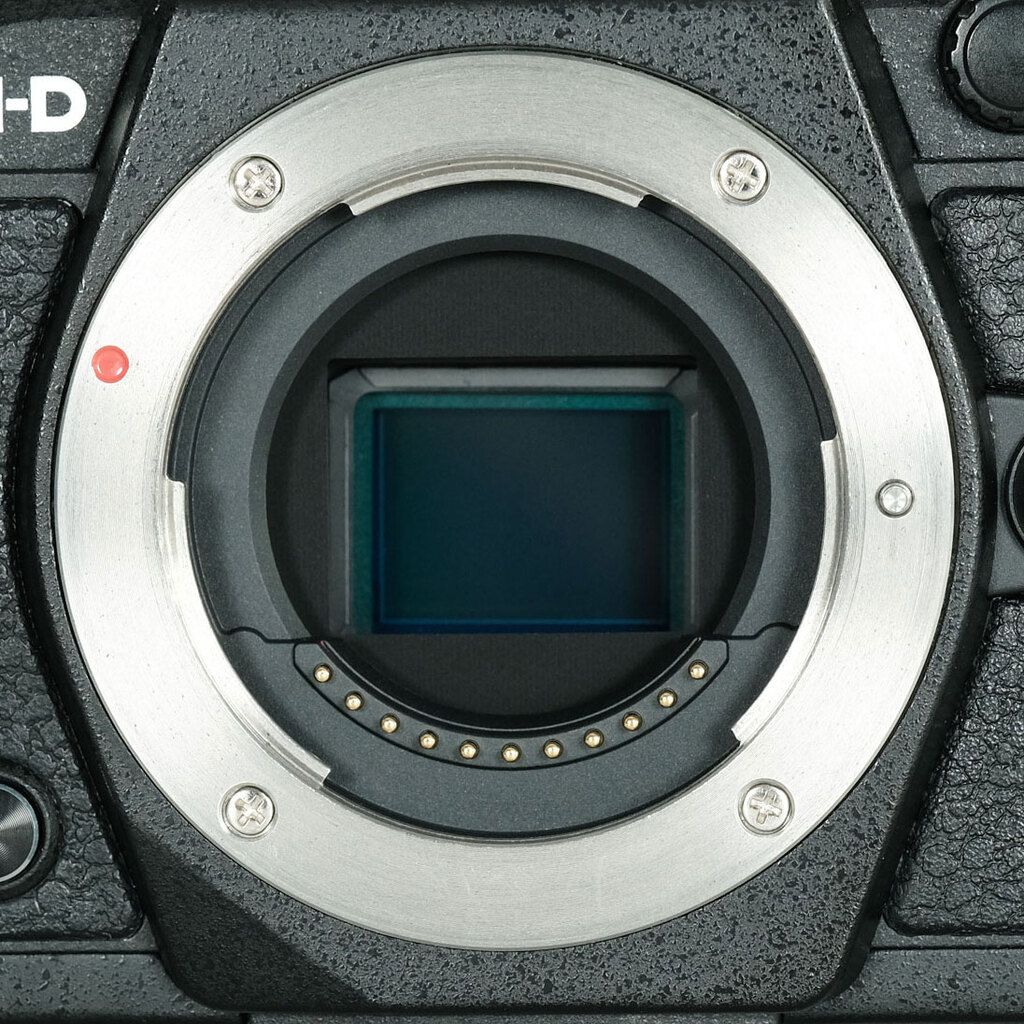 OLYMPUS OM-D E-M5 Mark II