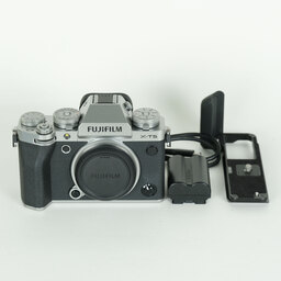 FUJIFILM X-T5