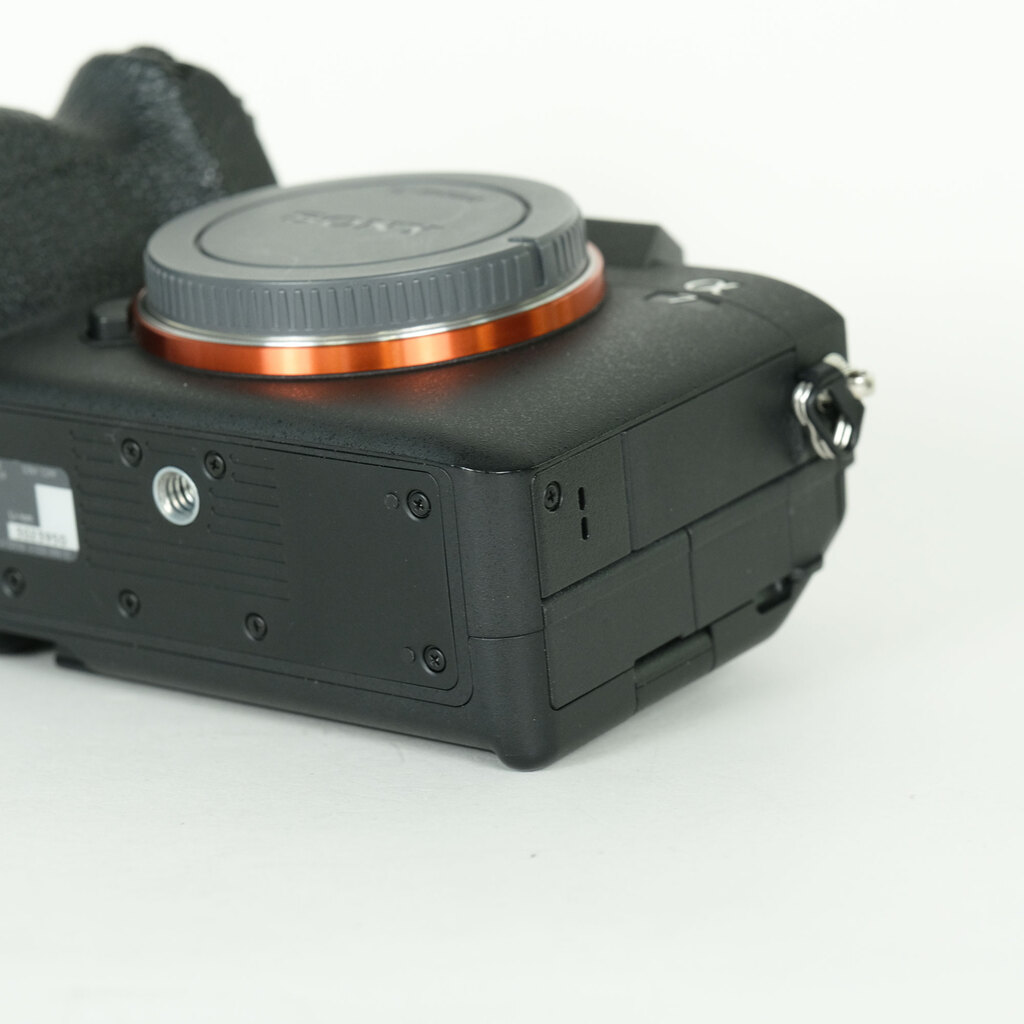 SONY α7 IV（ILCE-7M4）の出品 | ONE SCENE（ワンシーン）