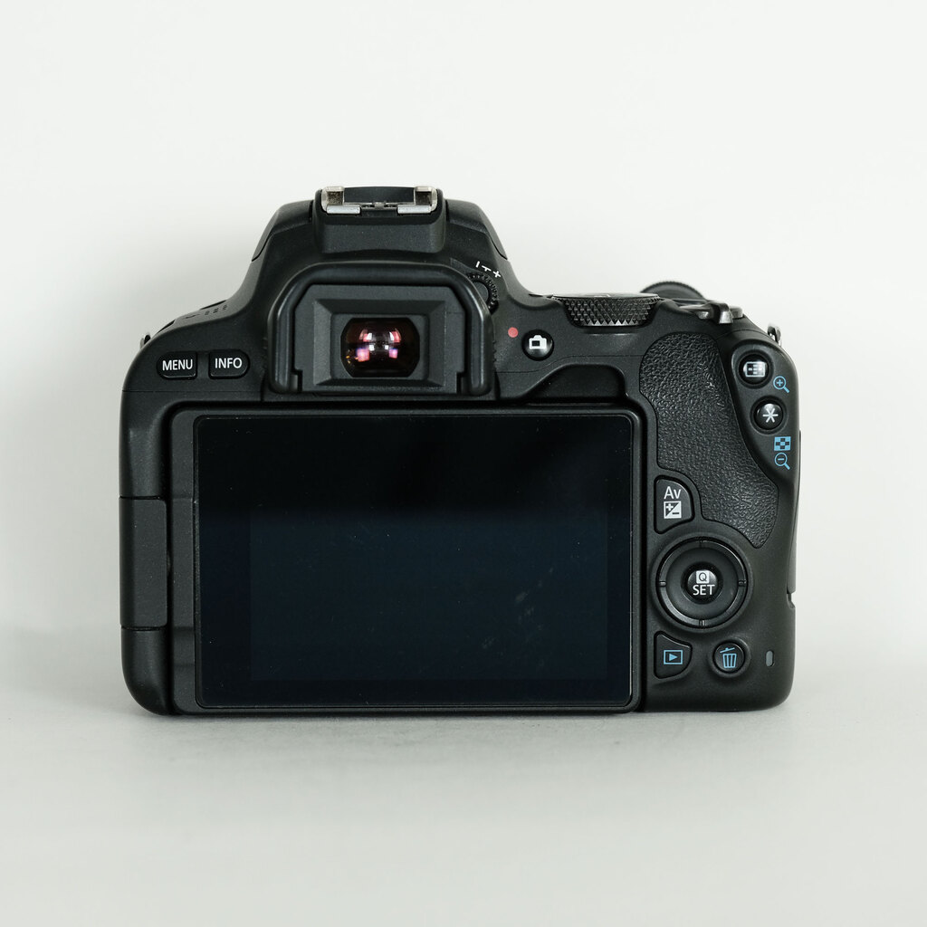 Canon EOS Kiss X9